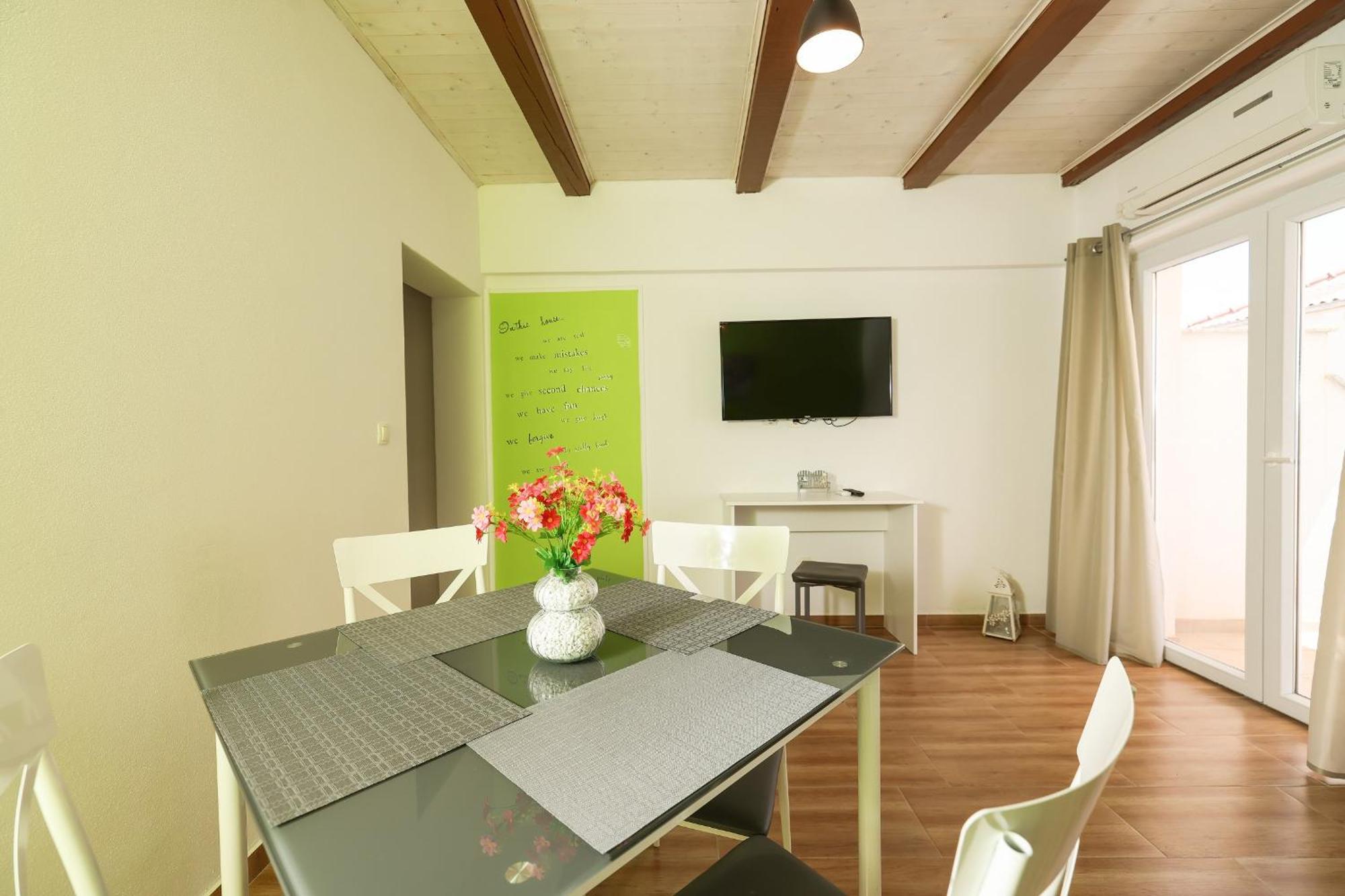 Apartments Feliks Ljubac  Bilik gambar